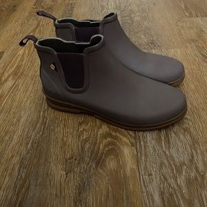 Orchid BOGS sweet pea rain boots for women size 7 EUC